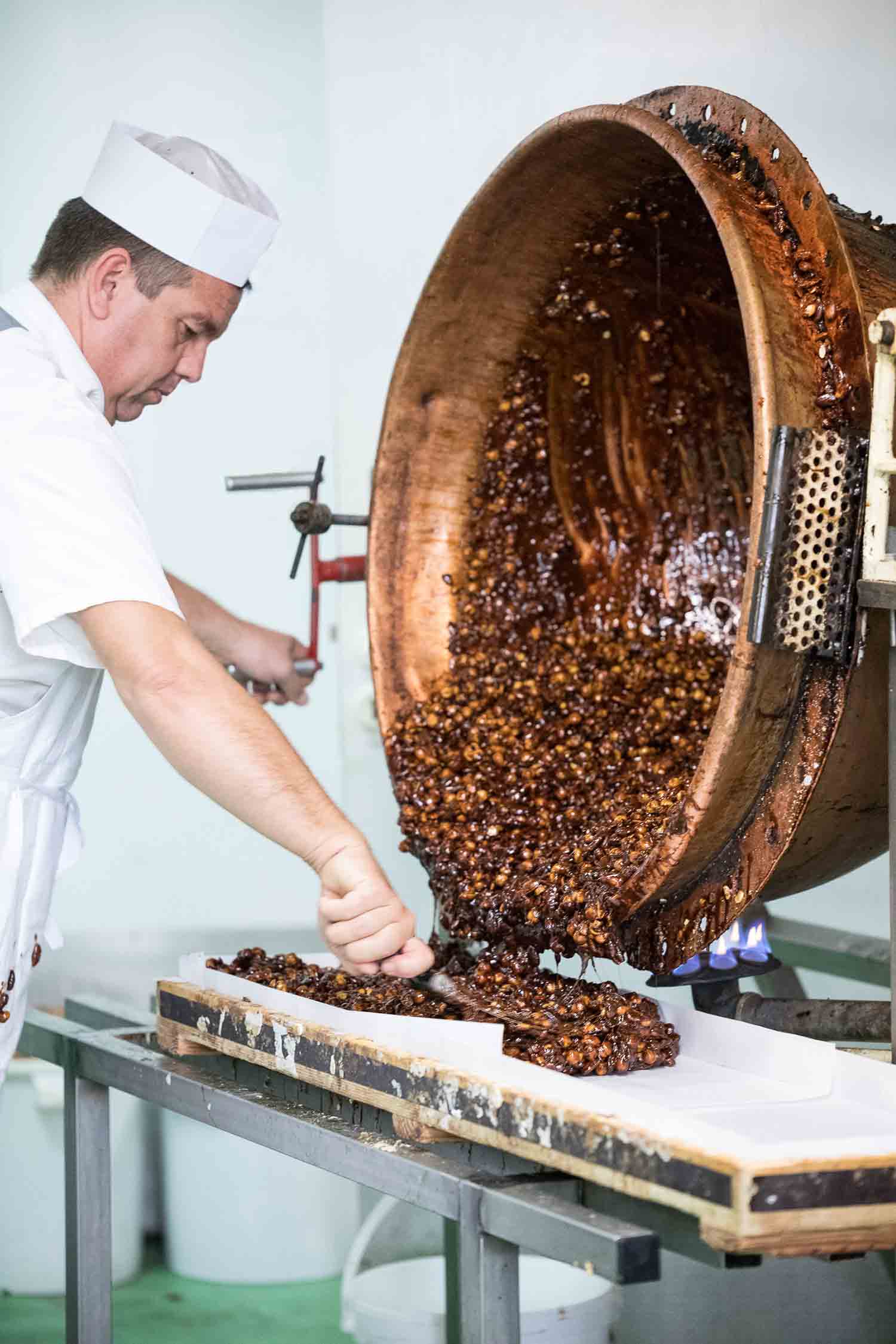 Nougat tendre aux 50% d'amandesSatrirecette artisanale