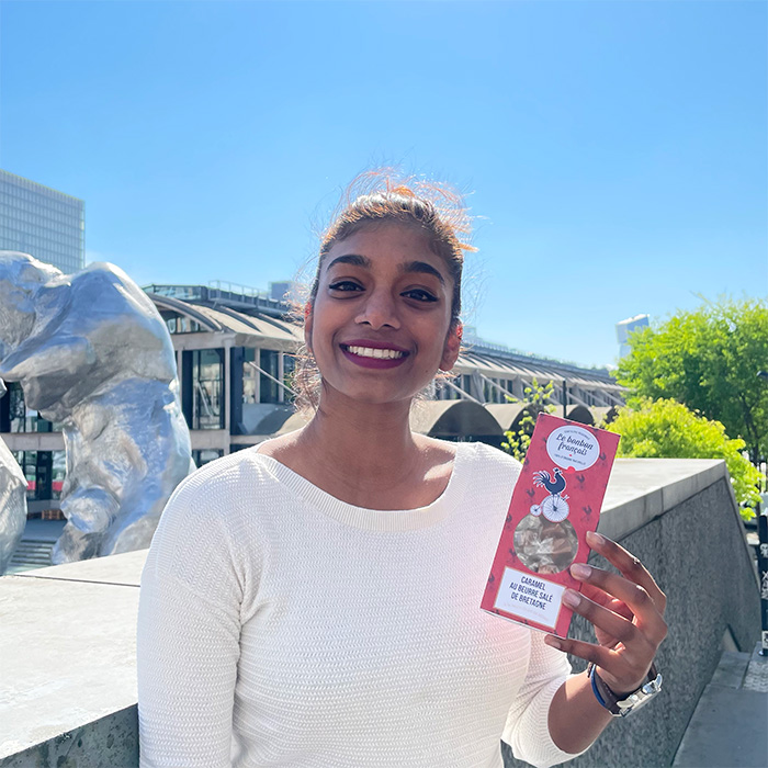photo équipe le bonbon français, johanna responsable logistique des ventes