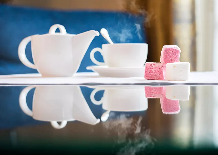 tasse avec guimauves, cadeau VIP Le Bonbon Français, amenities pour hôtel prestige