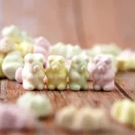 photo produit, photo bonbon, bonbon artisanal, bonbon meringué, bonbon meringue, bonbon Alsace, ourson meringué, petit jésus bonbon originaire Alsace, Le Bonbon Français