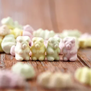photo produit, photo bonbon, bonbon artisanal, bonbon meringué, bonbon meringue, bonbon Alsace, ourson meringué, petit jésus bonbon originaire Alsace, Le Bonbon Français