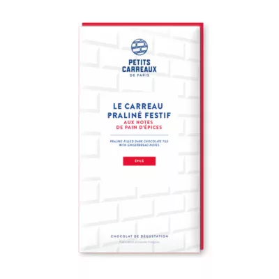 packshot tablette chocolat, carreau praliné festif aux notes de pain d'épices, chocolat artisanal, chocolat de Noël, tablette de chocolat praliné, chocolat noir, praliné à la noisette et aux notes de pain d'épices, petits carreaux de paris