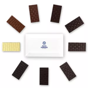 photo coffret 9 minis-tablettes de chocolat, chocolat blanc, chocolat au lait, chocolat caramel, chocolat bean-to-bar, chocolat artisanal, chocolat au café, chocolat noir, made in france, petites carreaux de paris
